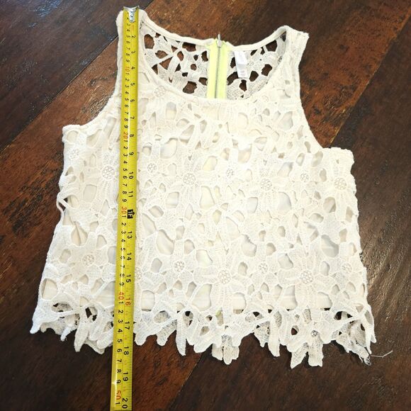 Cream women's size s lace tank top flower lace coquette cute summer demure - Picture 3 of 5